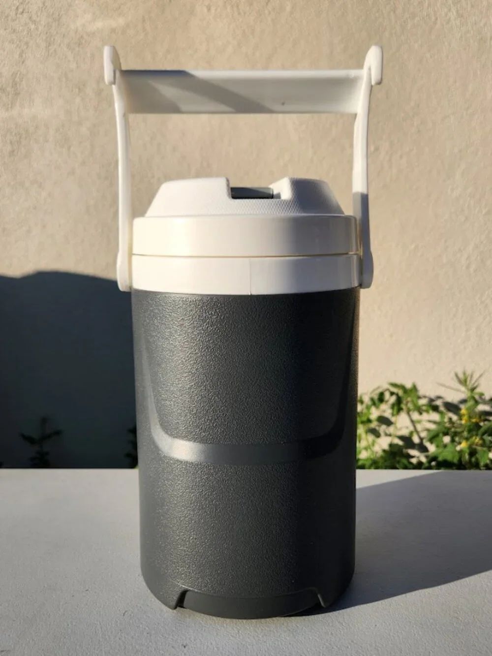NEW Igloo Half Gallon Tumbler Jug Cooler Beverage Container Thermos 1/2 Gallon S